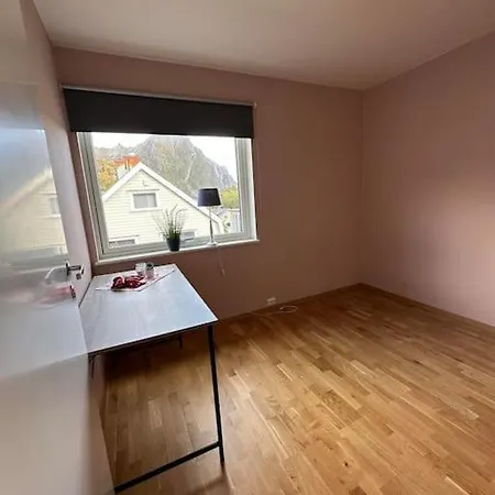 Exclusive With Great Views Close To Center Apartment