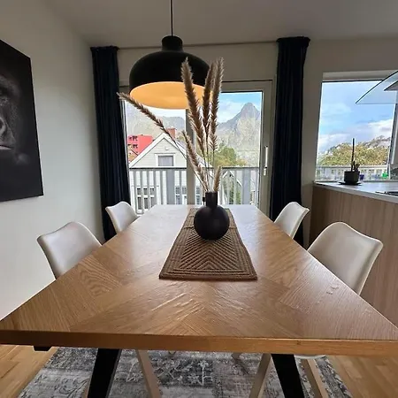 Exclusive With Great Views Close To Center Apartment Svolvaer