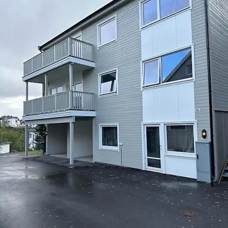 Exclusive With Great Views Close To Center Apartment Svolvaer