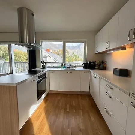 Exclusive With Great Views Close To Center