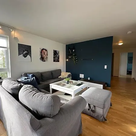 Exclusive With Great Views Close To Center Apartment