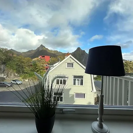 Apartment Exclusive With Great Views Close To Center *