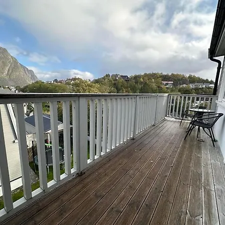 Exclusive With Great Views Close To Center Apartment *