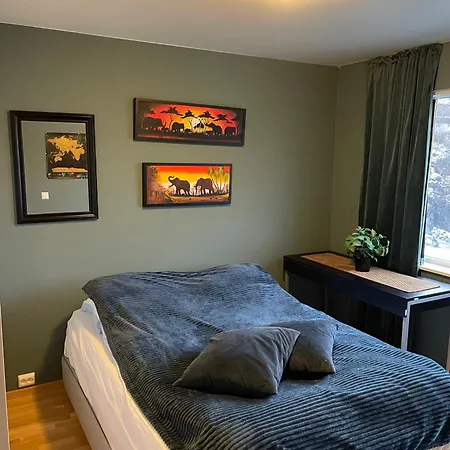 Exclusive With Great Views Close To Center Apartment *