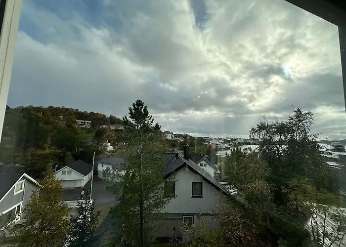 Exclusive With Great Views Close To Center