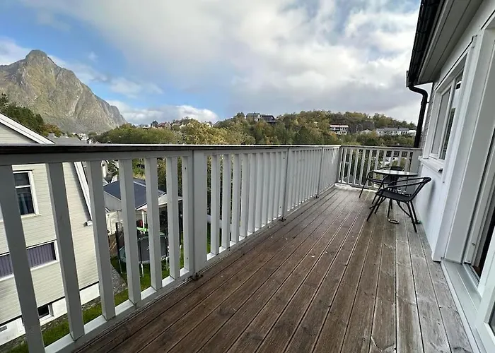 Exclusive With Great Views Close To Center 아파트 *