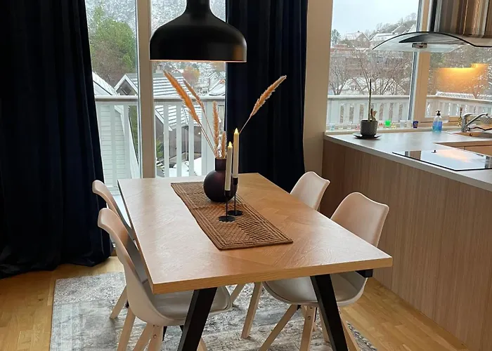 Exclusive With Great Views Close To Center 스볼베르